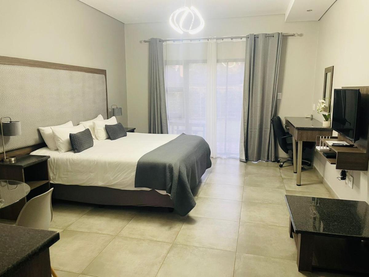 Manor Hills Guest Lodge Ράστενμπεργκ Εξωτερικό φωτογραφία