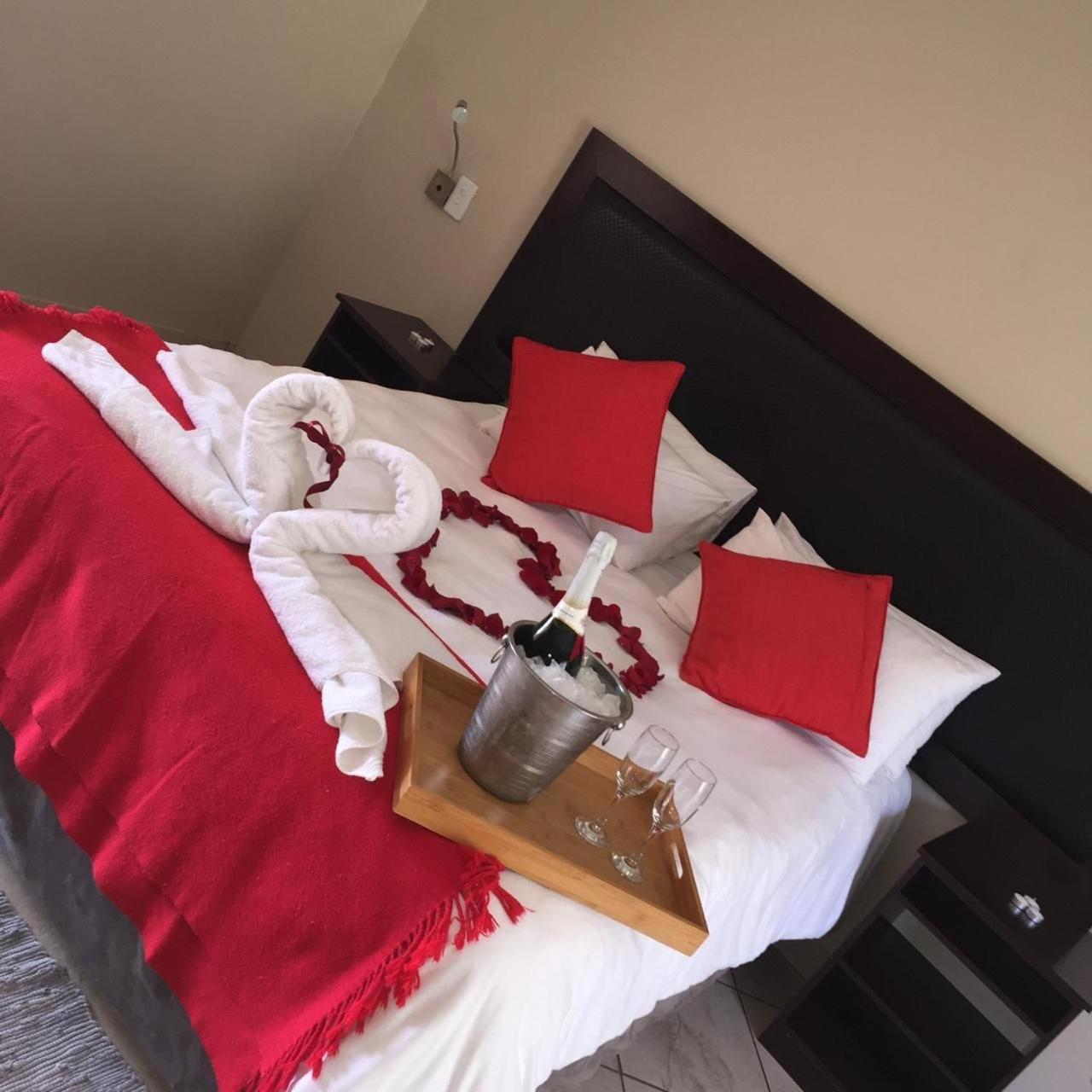 Manor Hills Guest Lodge Ράστενμπεργκ Εξωτερικό φωτογραφία