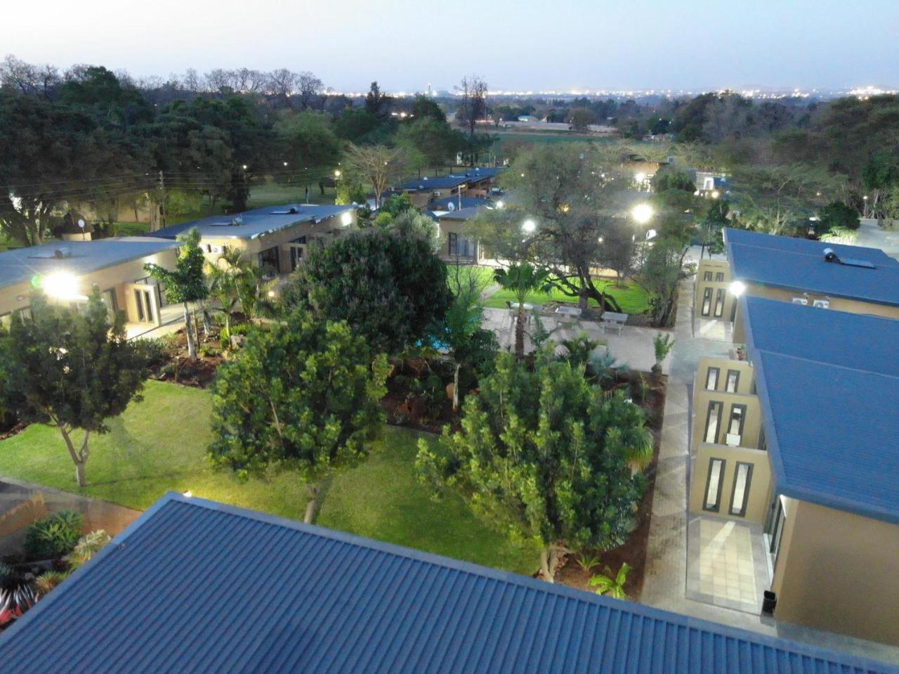 Manor Hills Guest Lodge Ράστενμπεργκ Εξωτερικό φωτογραφία