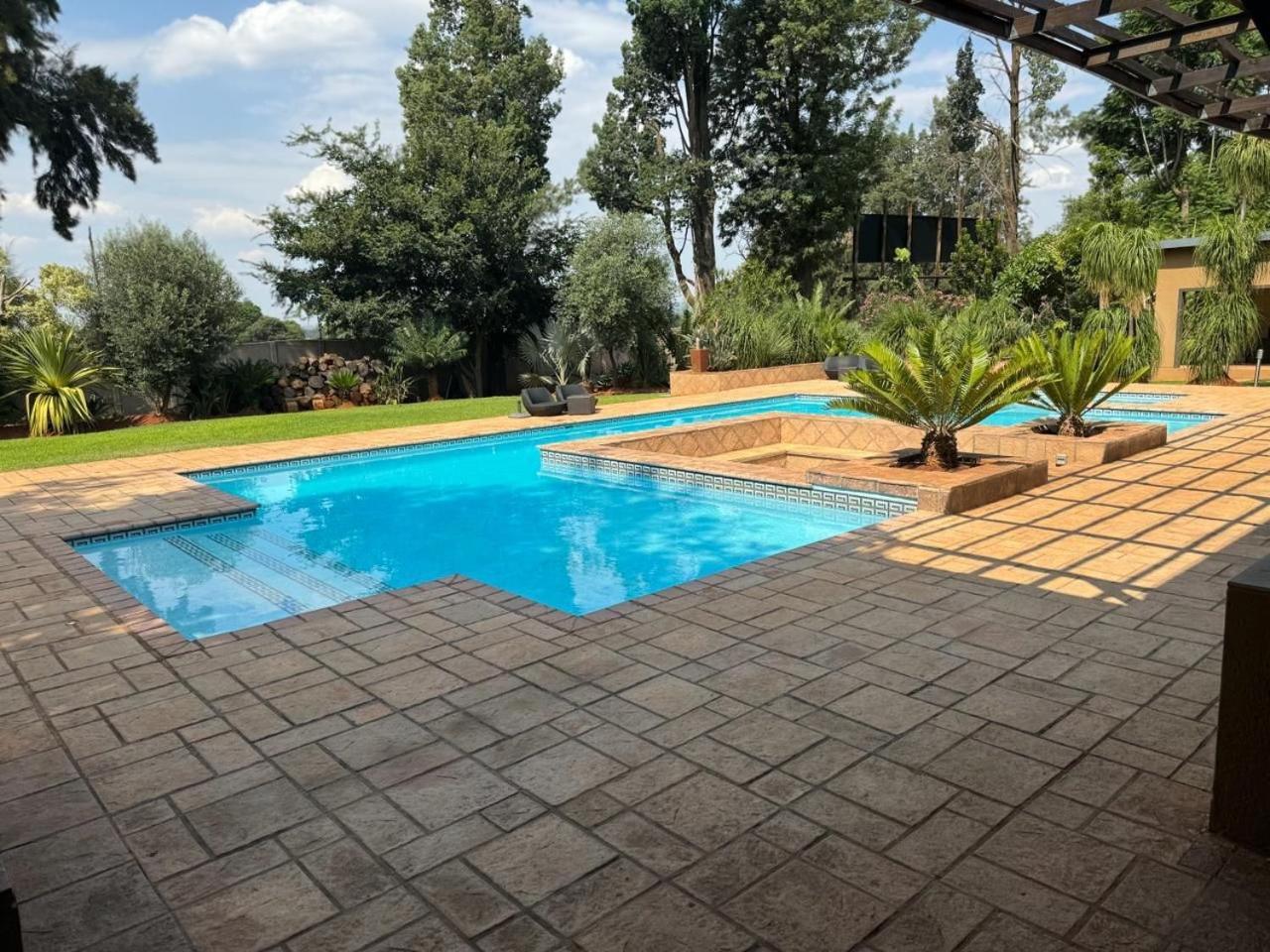 Manor Hills Guest Lodge Ράστενμπεργκ Εξωτερικό φωτογραφία
