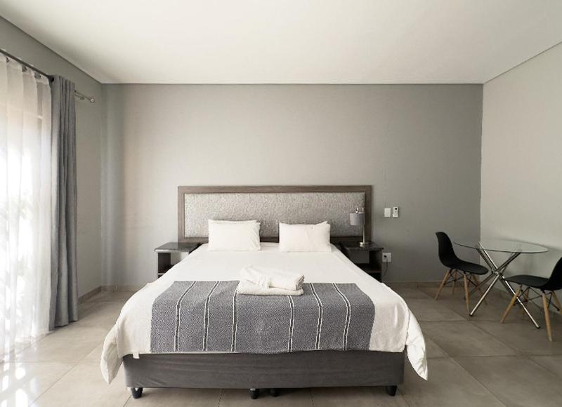 Manor Hills Guest Lodge Ράστενμπεργκ Εξωτερικό φωτογραφία
